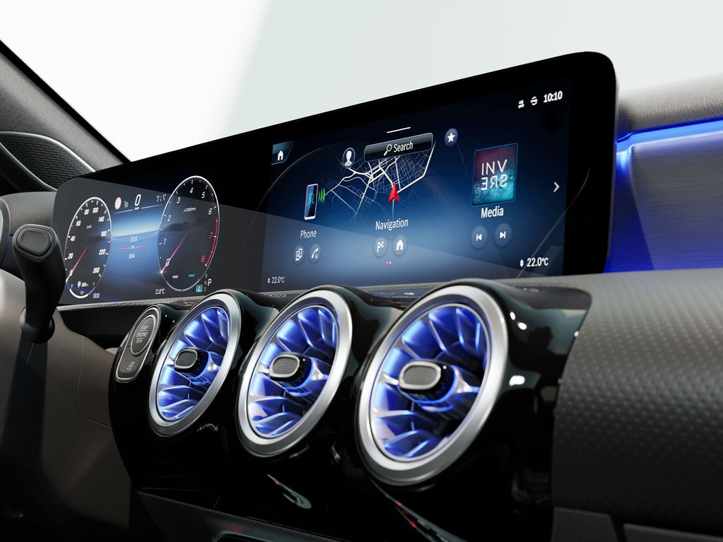Merced's Screen A Class A-Class Sedan | Mercedes-Benz