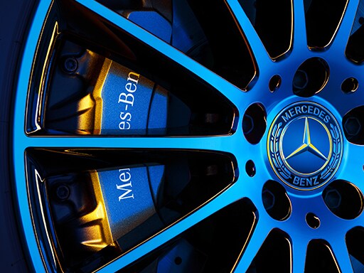 Time on Mercedes-Benz dashboard