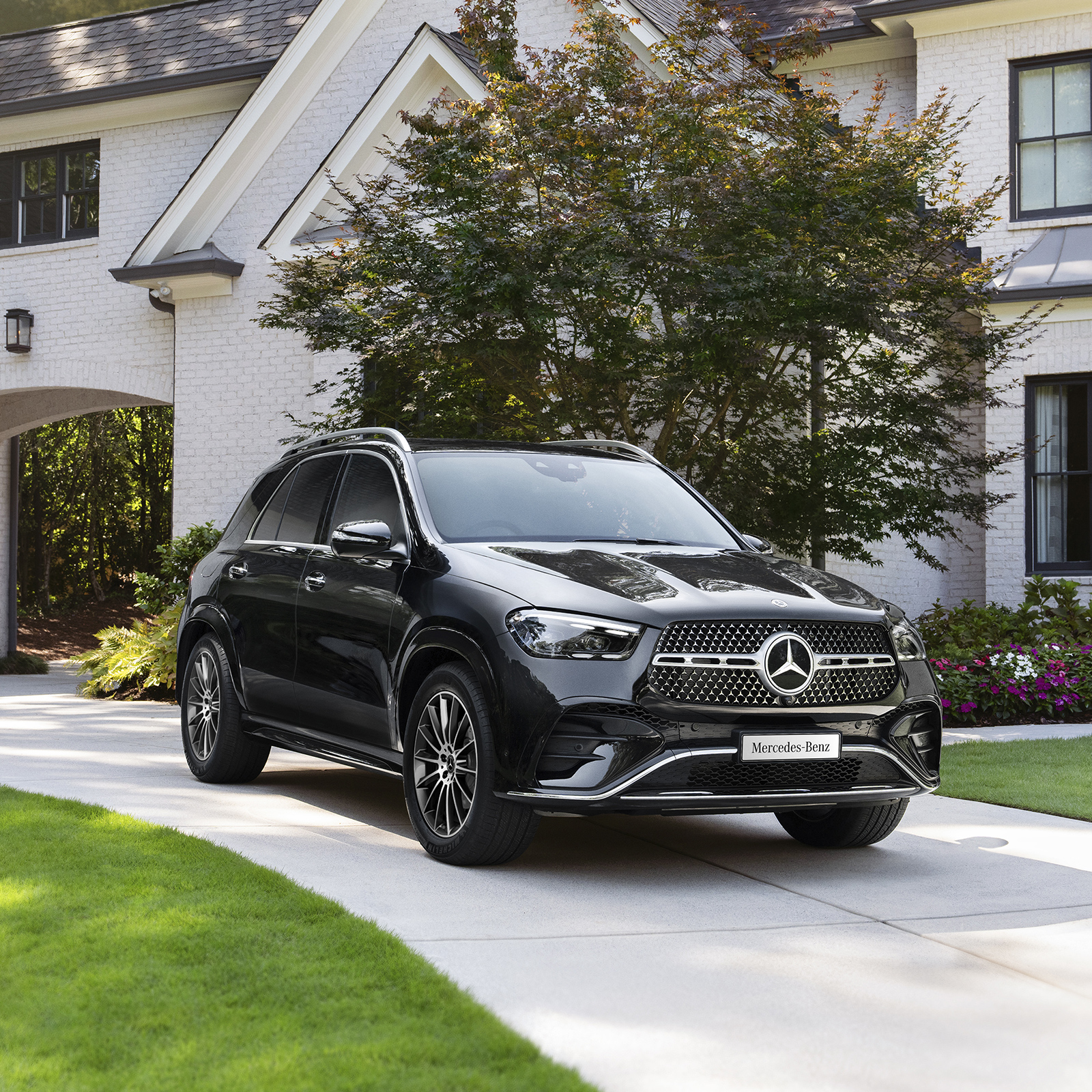 GLE 300 d 4MATIC Edition 7 SUV The front view of the GLE 300 d 4MATIC Edition 7 SUV