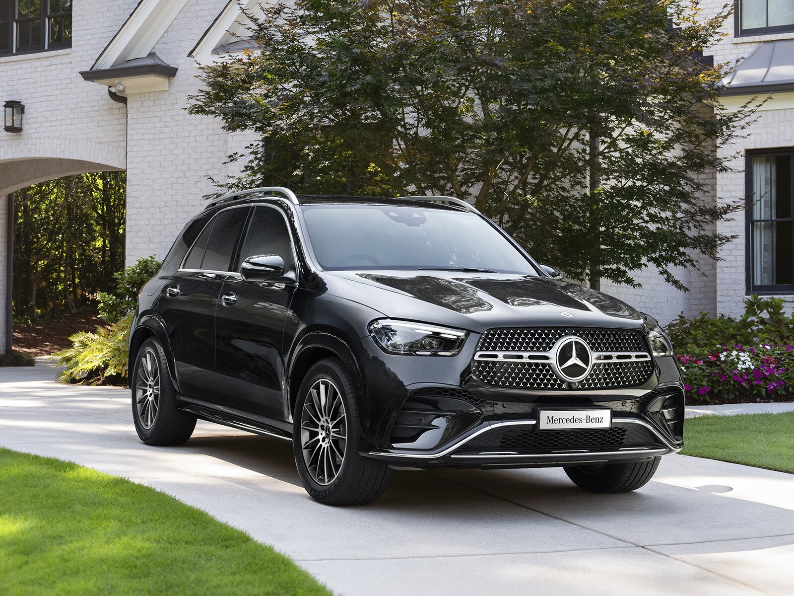 The front view of the GLE SUV