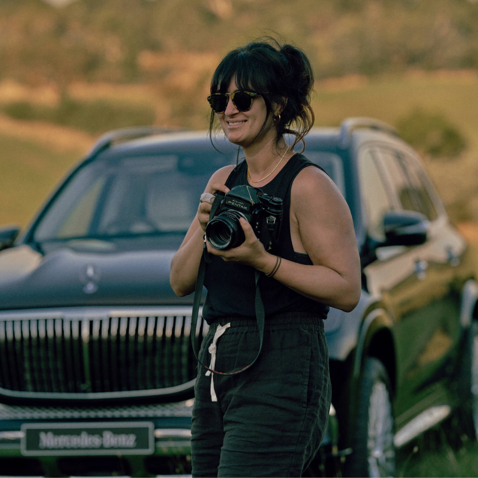 Lilli Waters photographing the Mercedes-Maybach GLS