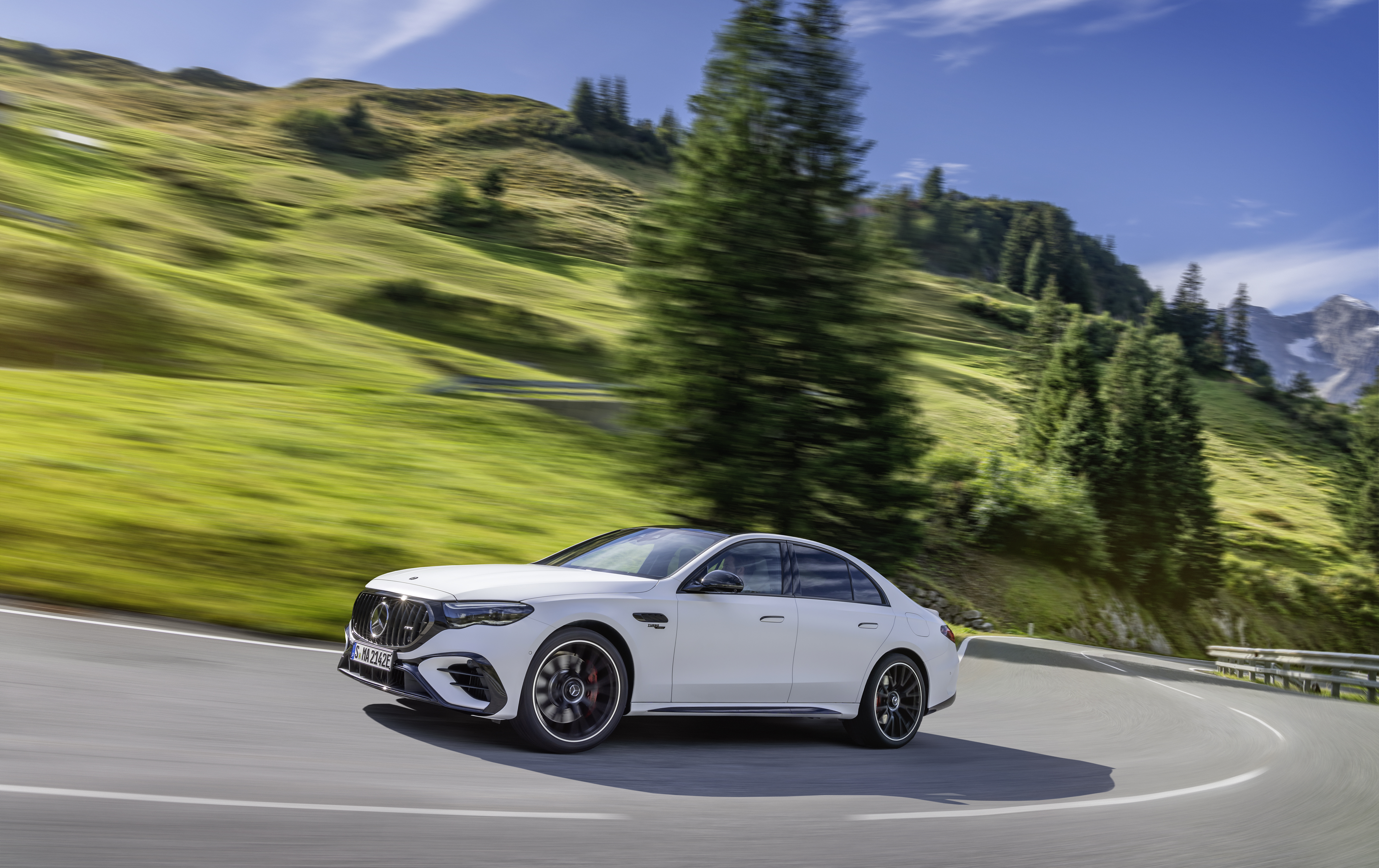 The Mercedes-AMG E 53 HYBRID 4MATIC+ The Mercedes-AMG E 53 HYBRID 4MATIC+