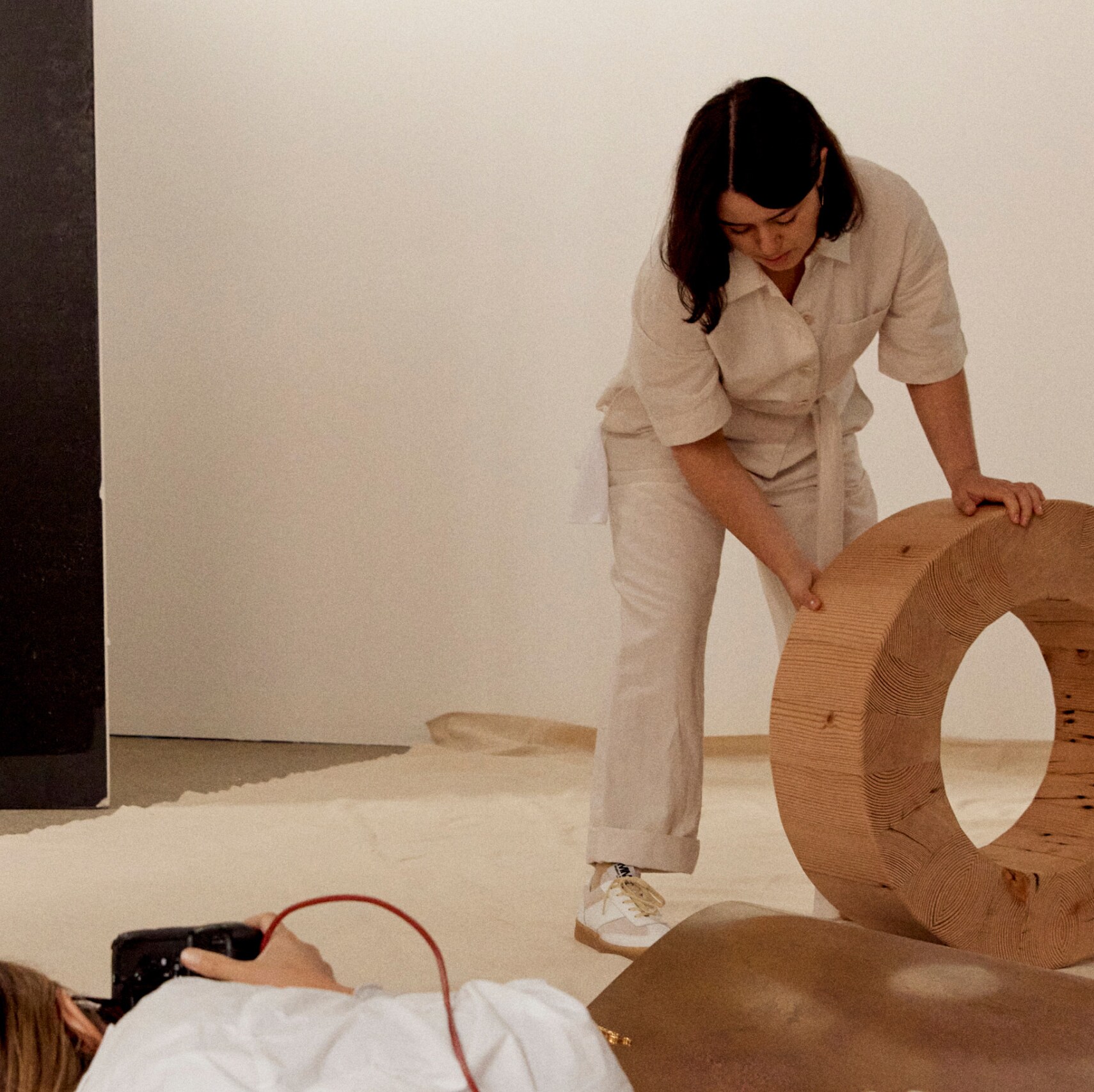Set designer Natalie Turnbull and photographer Victoria Zschommler on set.