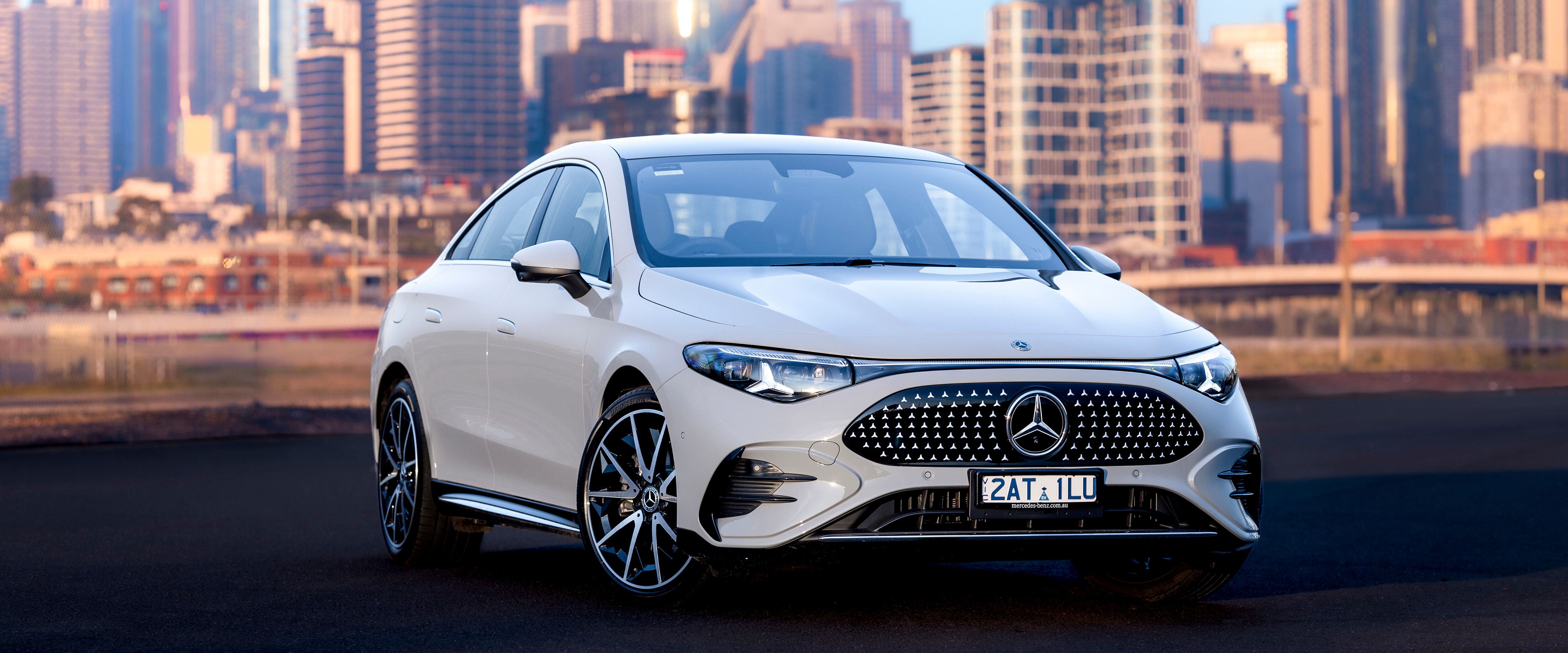 Mercedes-Benz CLA 350 4MATIC electric