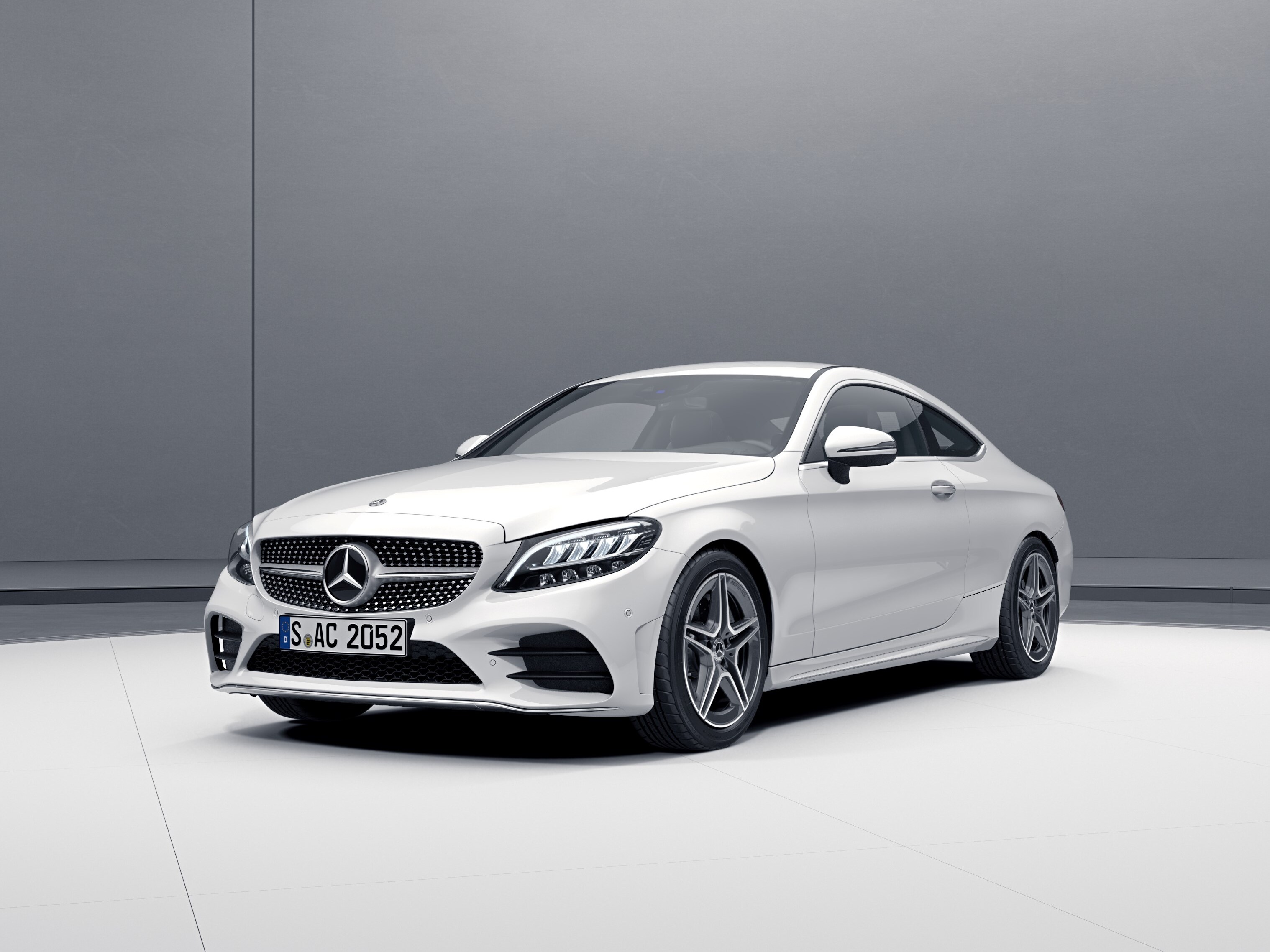 A front view of the C-Class Coupé AMG Line.