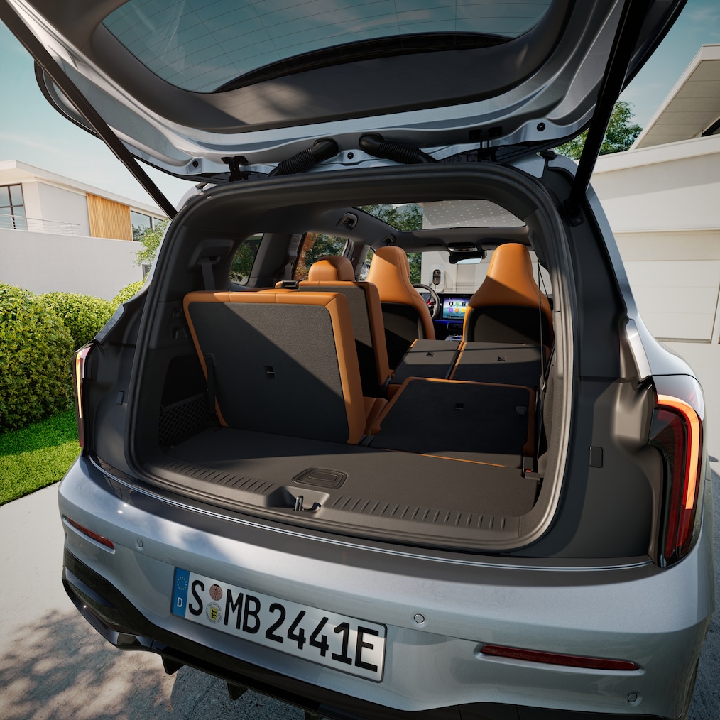 The interior of the all-new electric GLB.