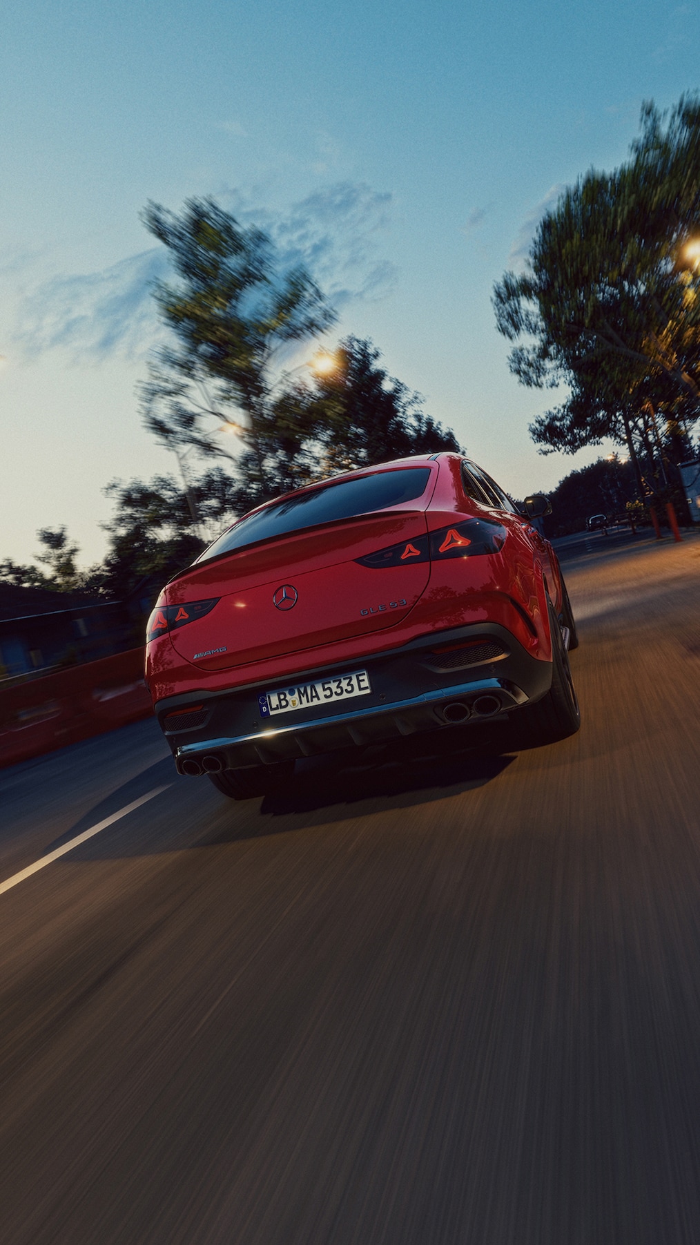 The AMG 22" forged wheels in cross-spoke design in the Mercedes-AMG GLE Coupé.