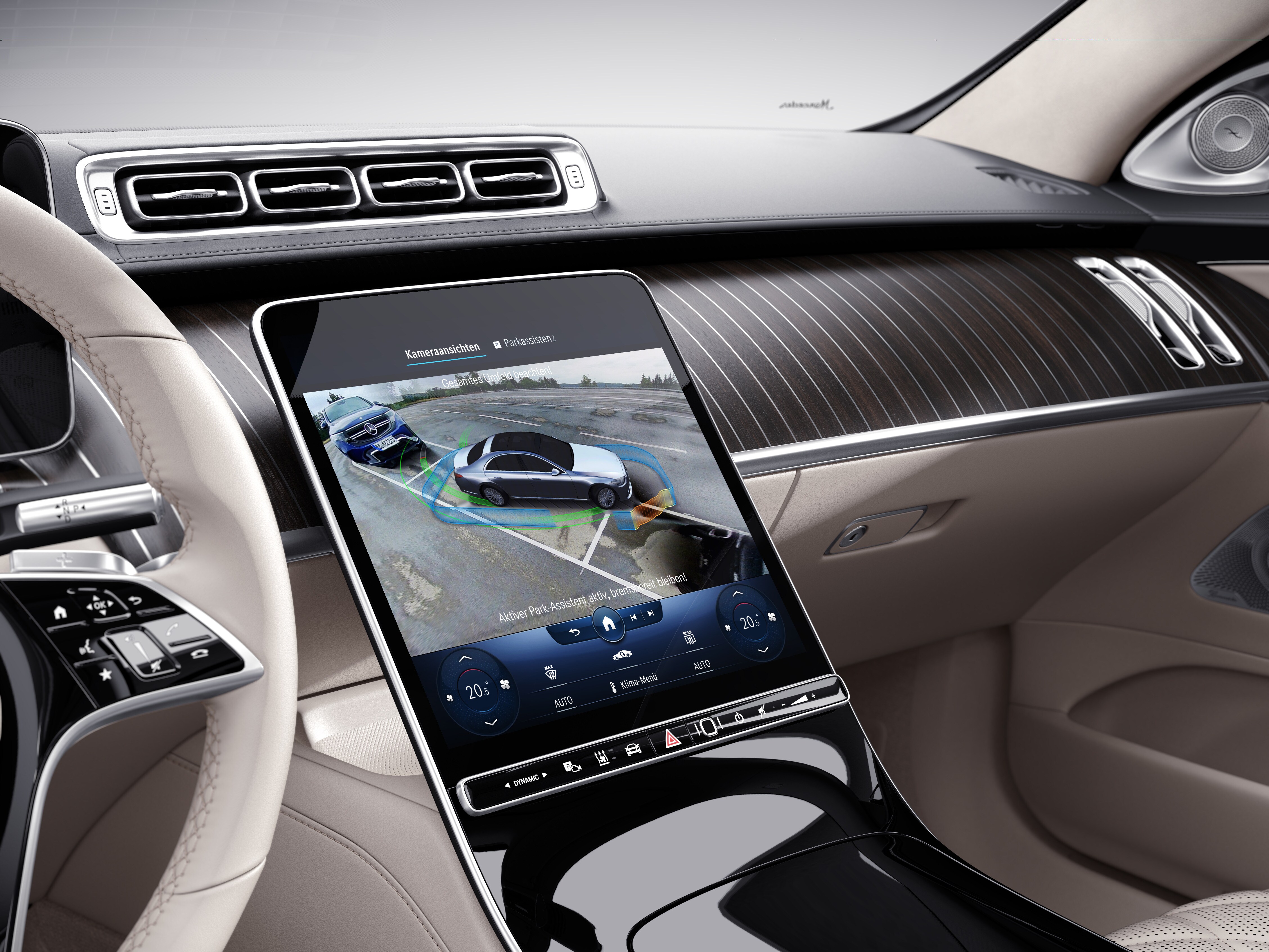 Display of the Parking package with remote parking functions in the Mercedes-Benz S-Class Sedan.