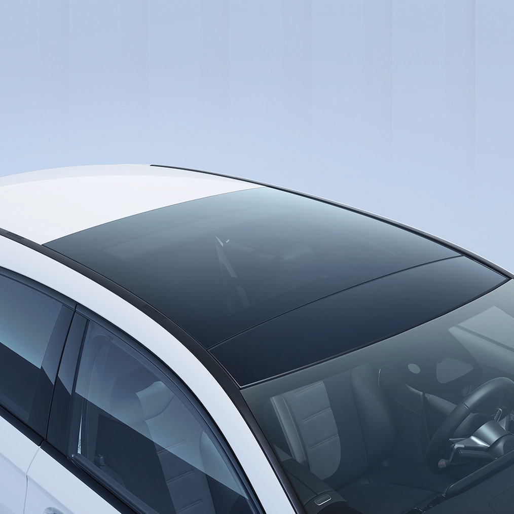 Interior of the Mercedes-Benz A-Class with focus on media equipment. 