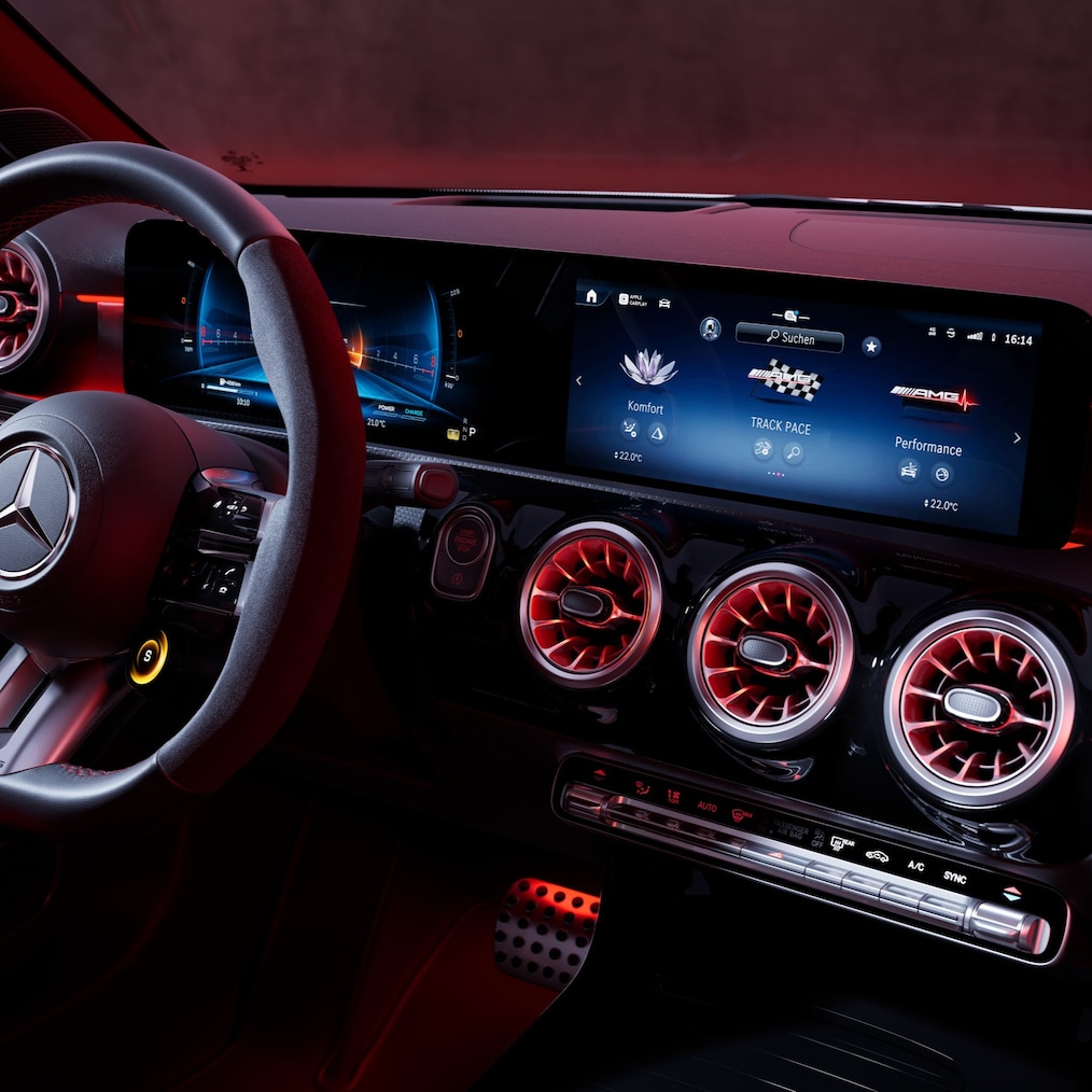 How Digital Extra: MBUX Augmented Reality for Navigation works in the Mercedes-Benz CLA Coupé.