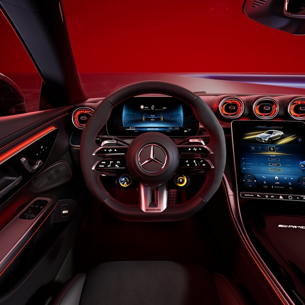 Dynamic view of the Mercedes-AMG CLE 53 4MATIC+ Coupé (driving shot).