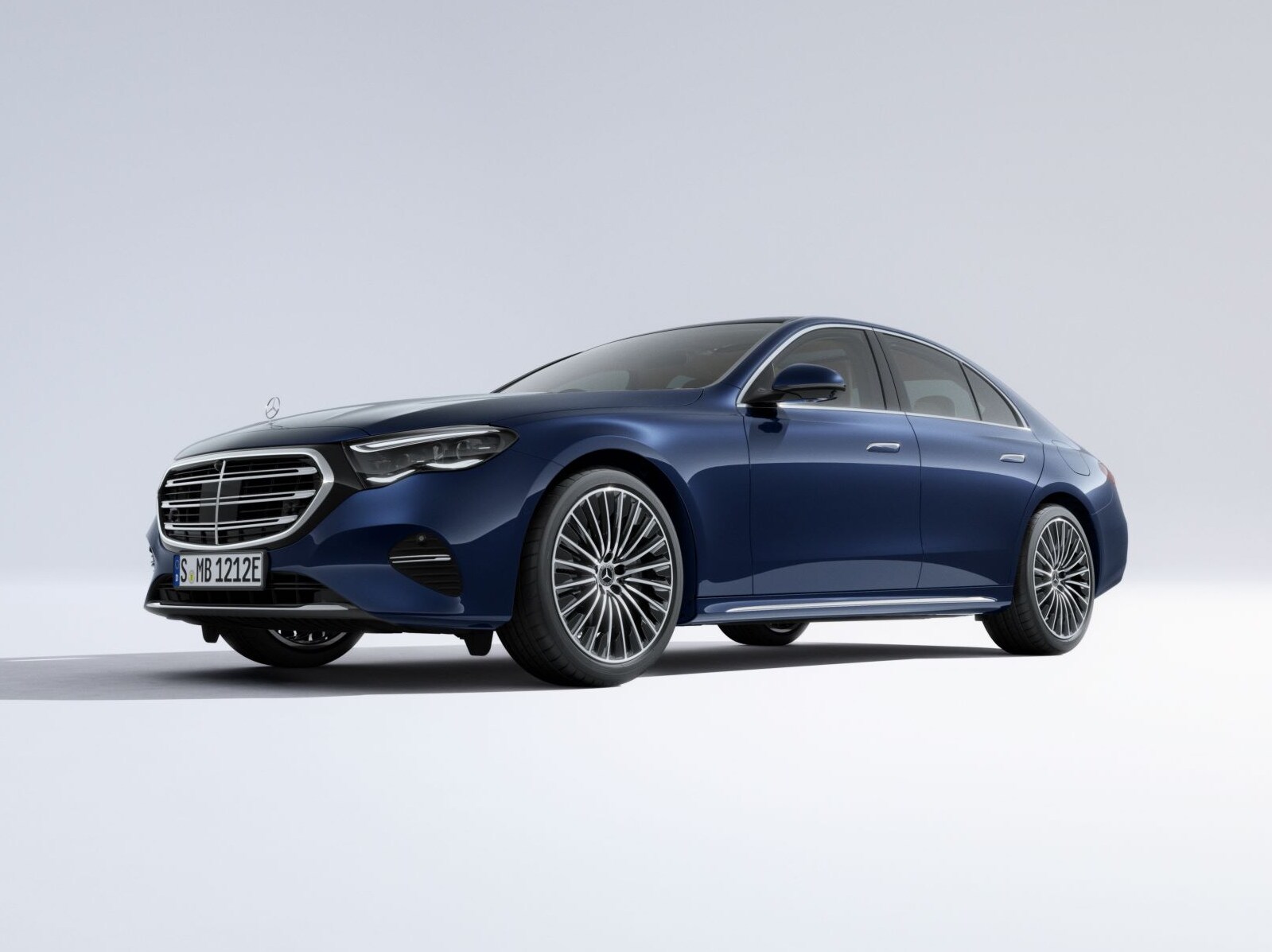 The exterior of the new E-Class Saloon from Mercedes Benz with the EXCLUSIVE equipment line.
