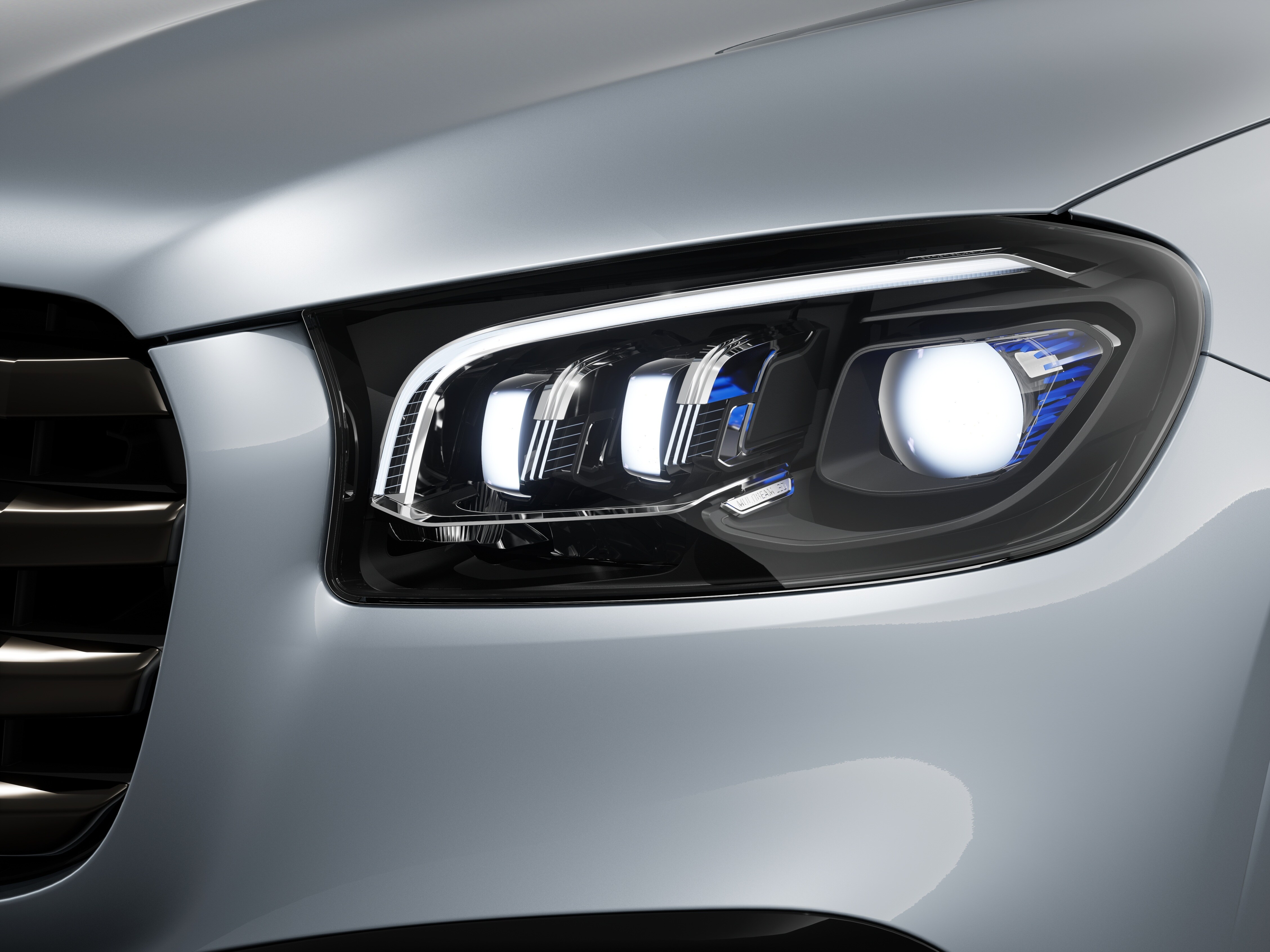 Đèn LED MULTIBEAM của xe GLS mới từ Mercedes-Benz.