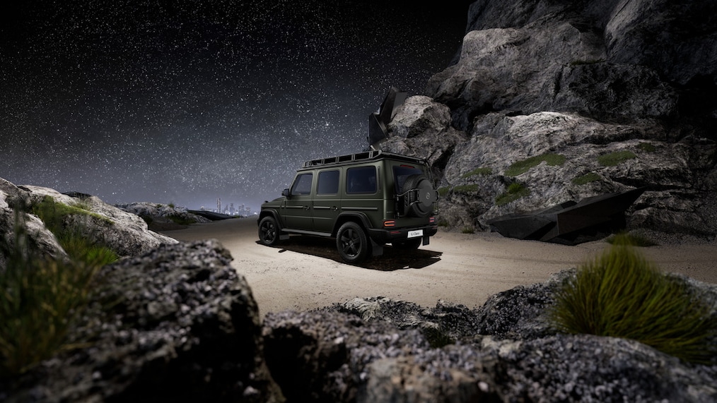 Close-up on a MANUFAKTUR door knob in black with embossed logo.