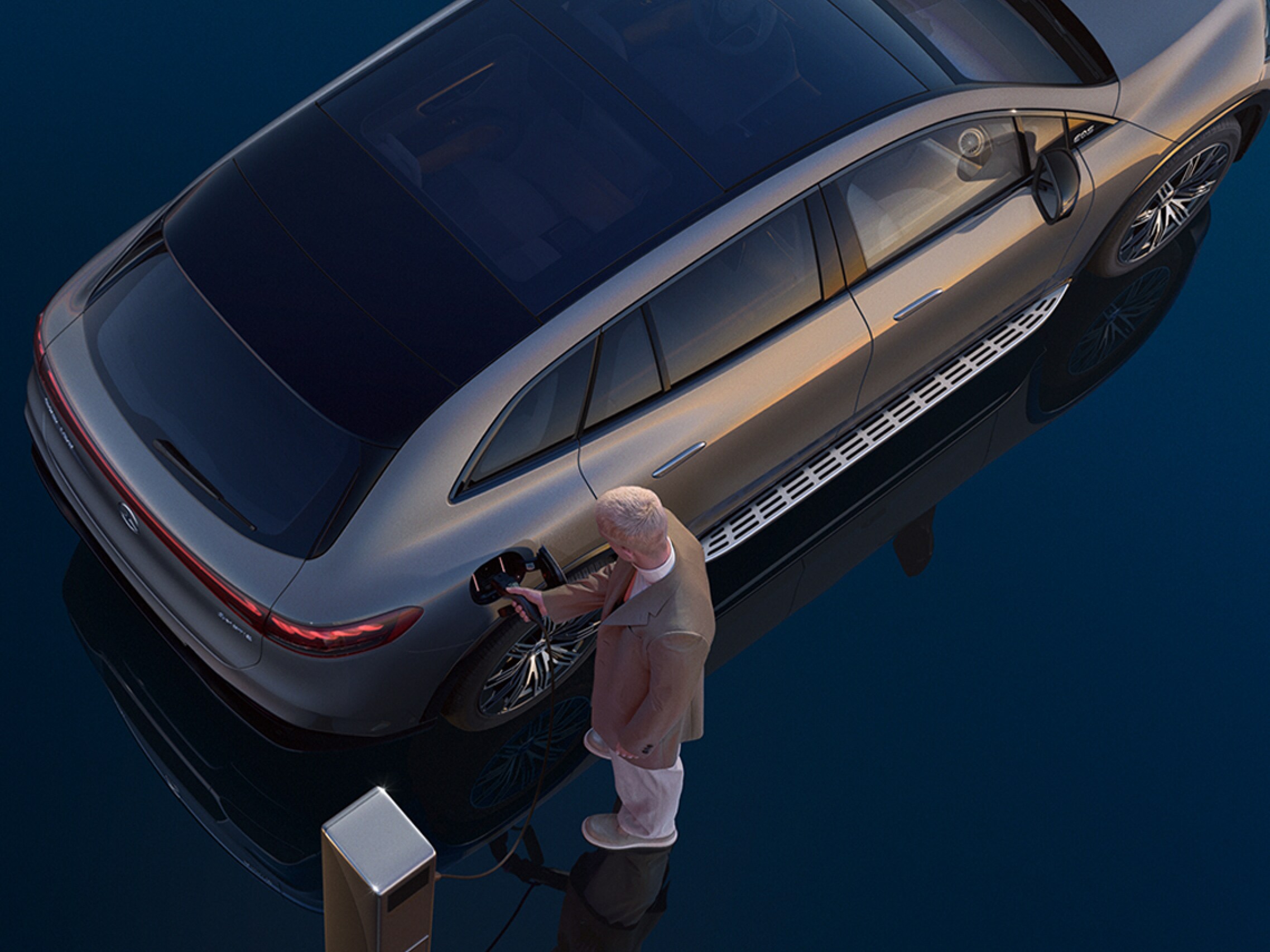 Charge on the move with Mercedes me Charge.