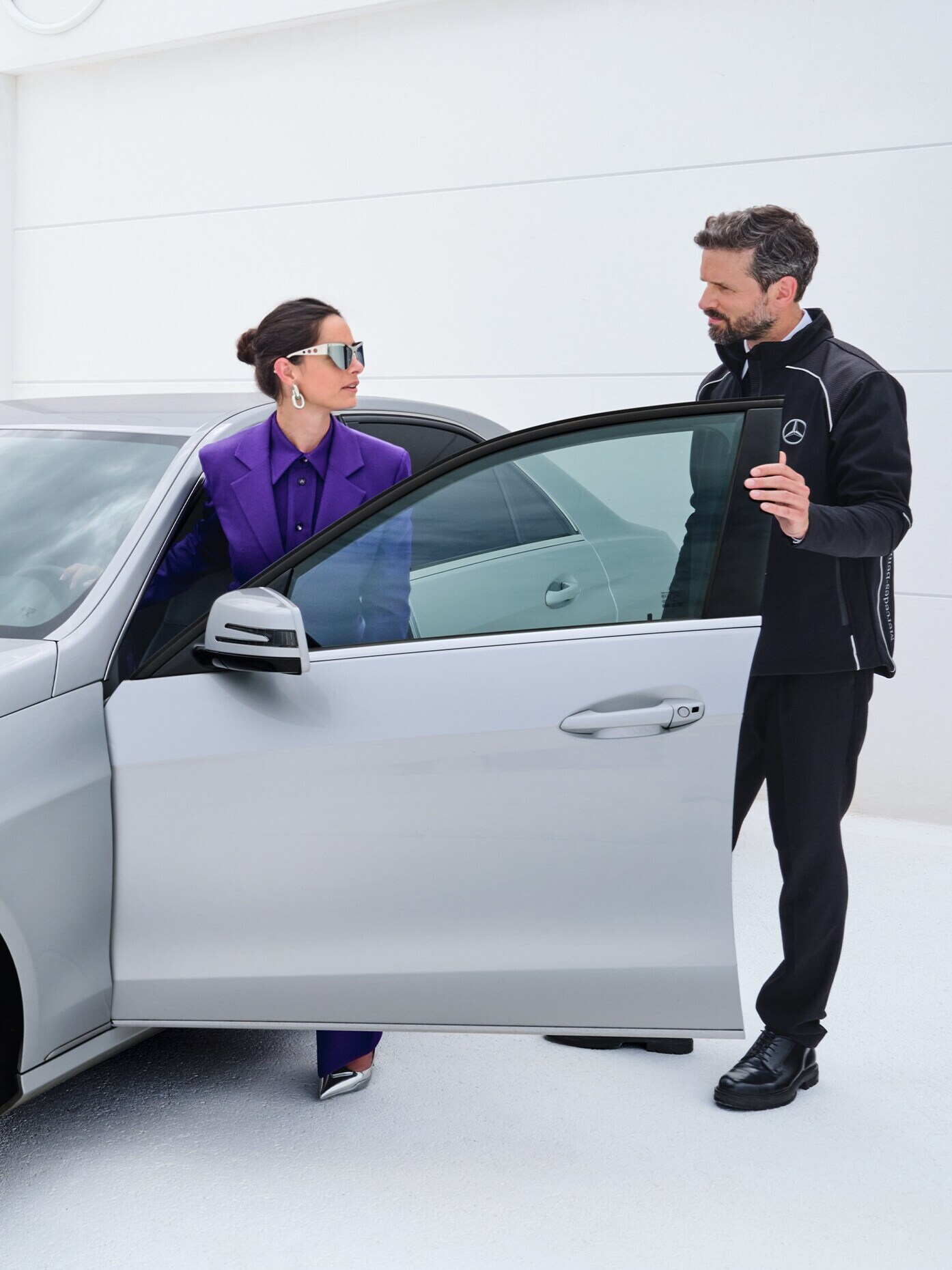 Setting up the Mercedes-Benz Service App.