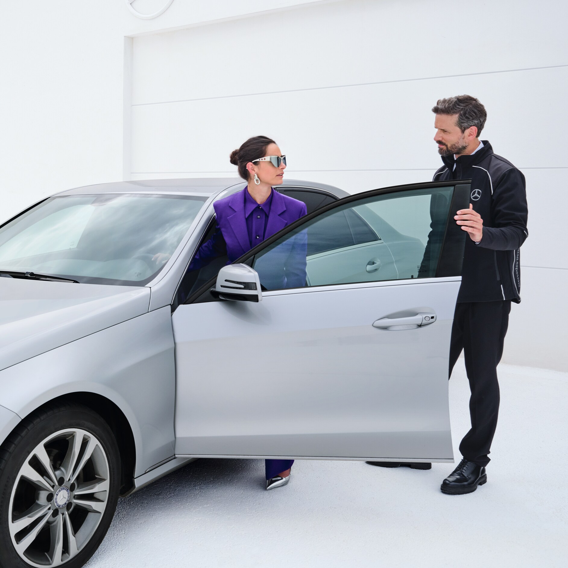 Setting up the Mercedes-Benz Service App. Setting up the Mercedes-Benz Service App.