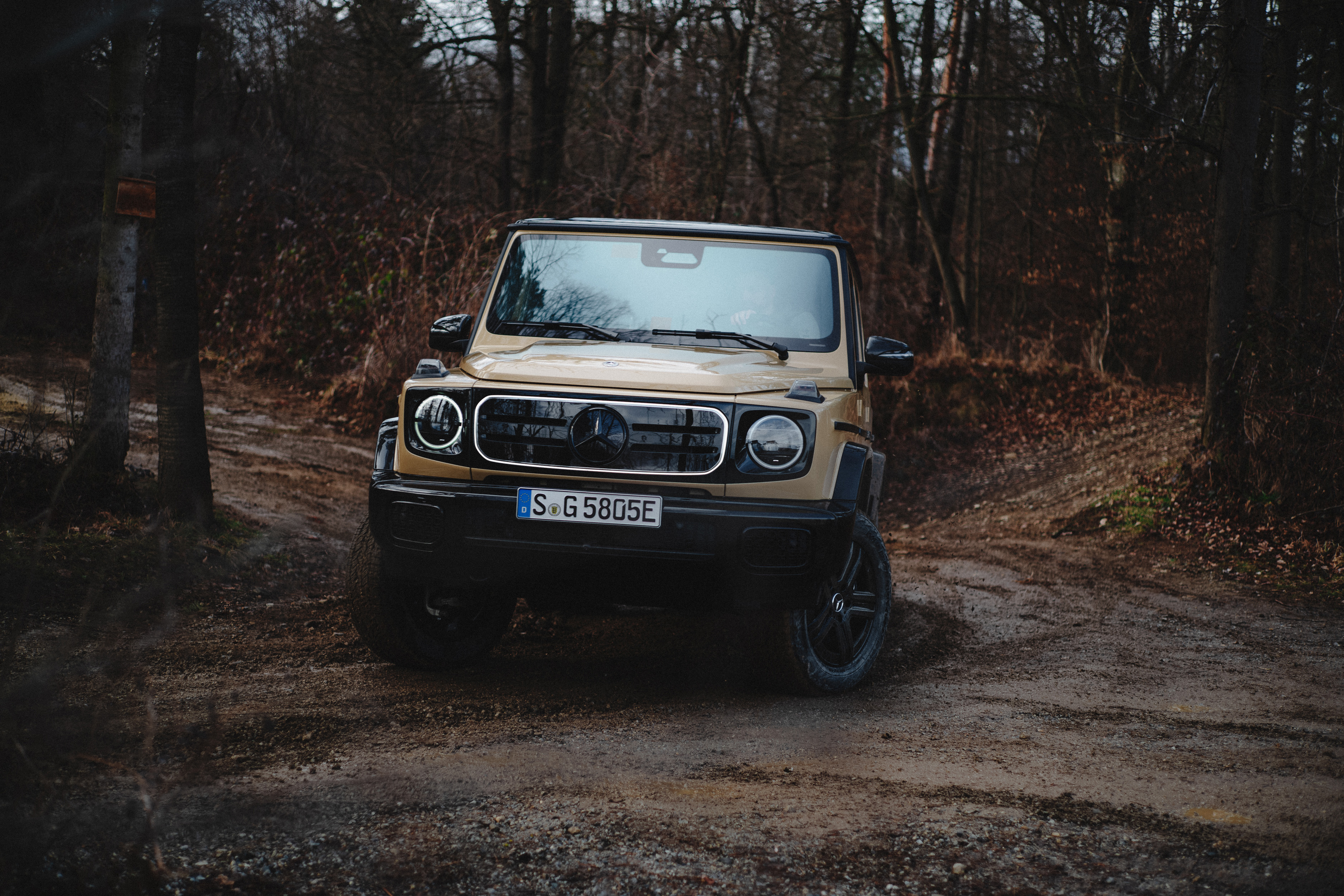 Mercedes-Benz EQS Saloon in front view. Mercedes-Benz EQS Saloon in front view.