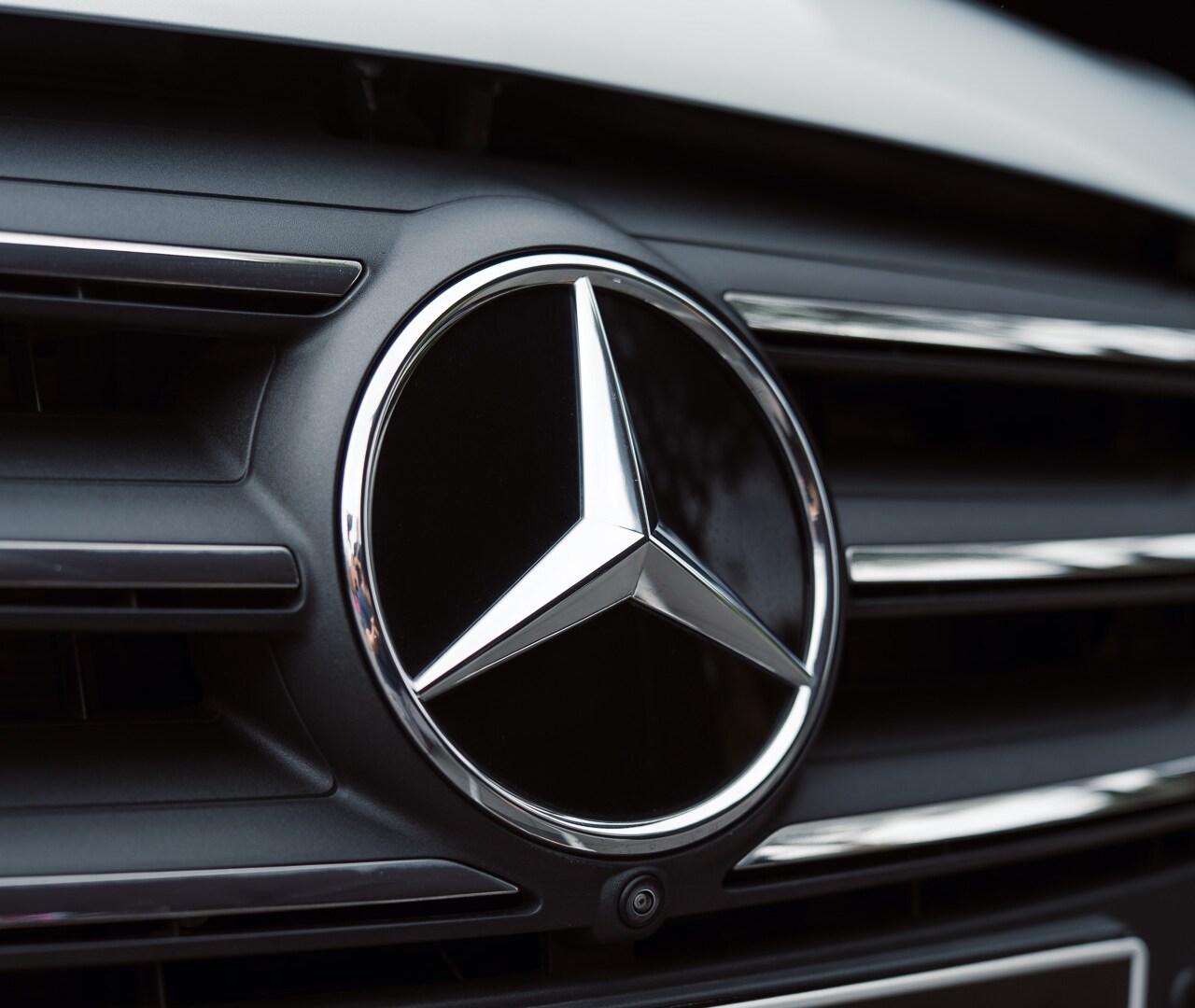 A close up of the front grill