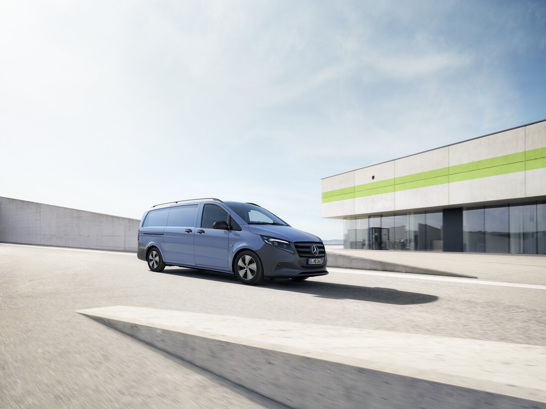 With a service lease, you combine vehicle use with a service package from Mercedes-Benz.