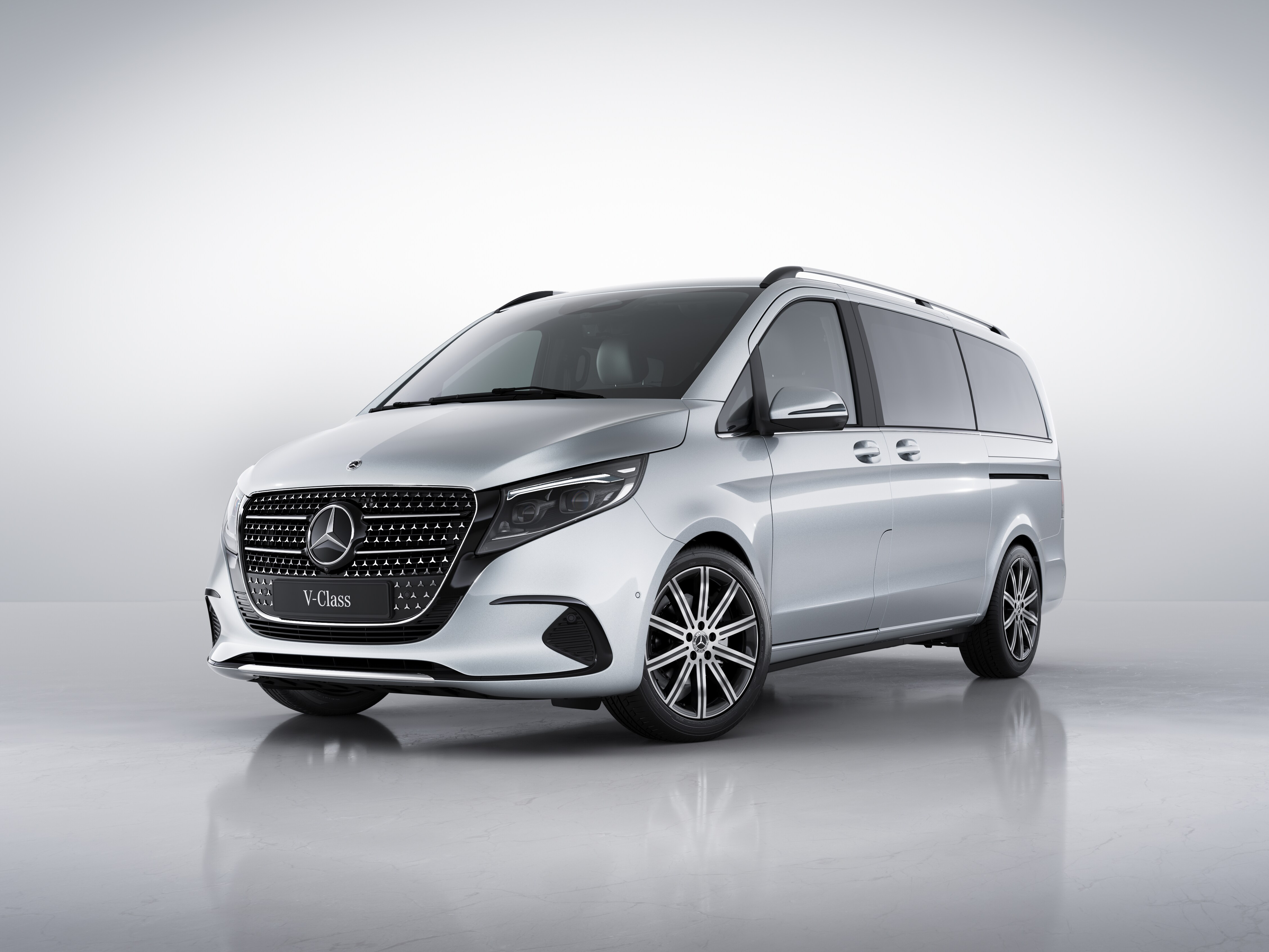 Attractive equipment enhances the sportiness and exclusivity of the V-Class AVANTGARDE.