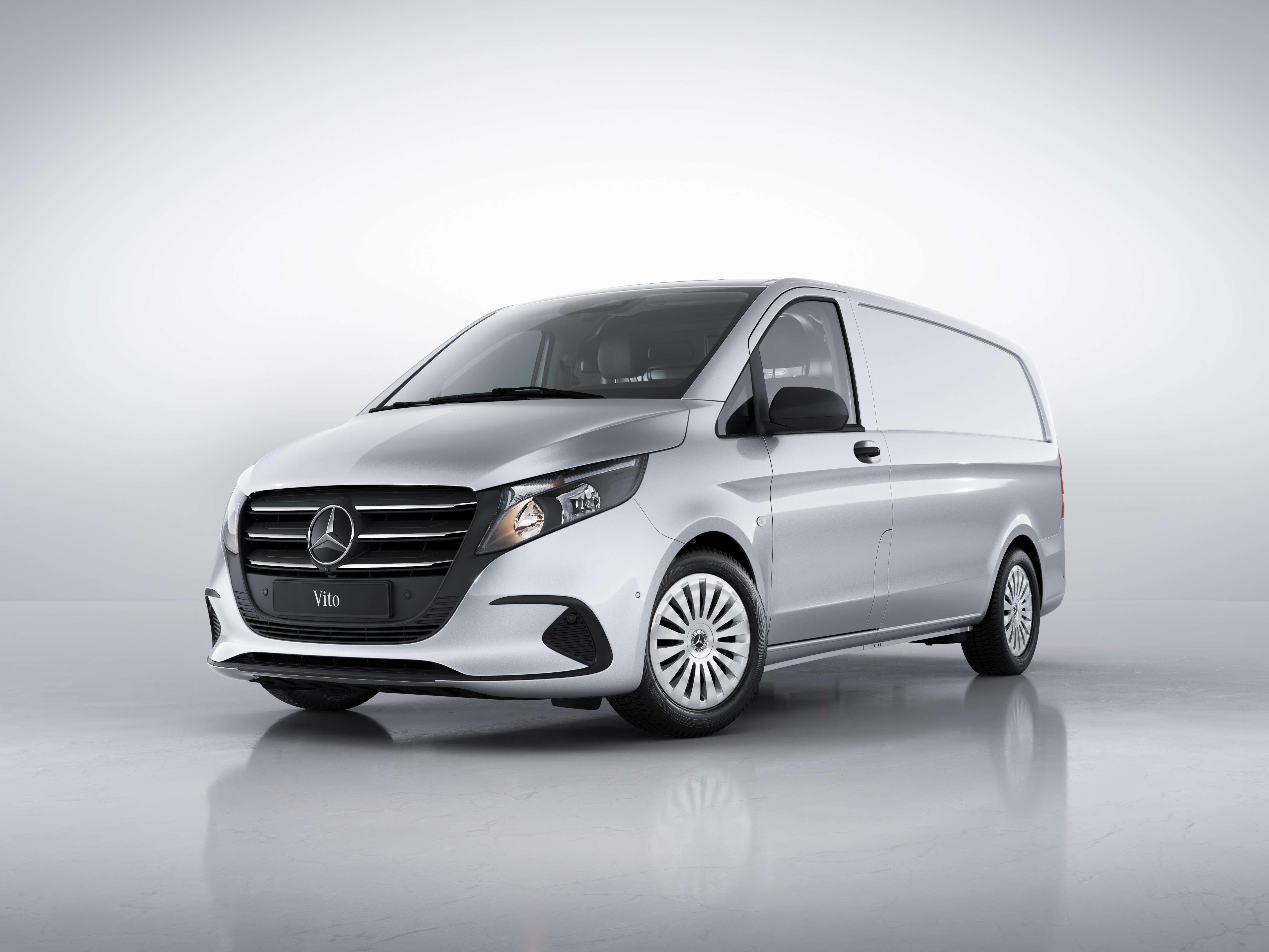 The Vito panel van PRO offers more comfort and functionality, especially on long journeys.