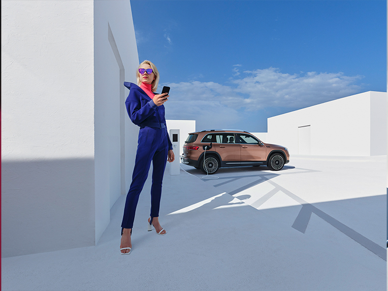 Mercedes-Benz Apps | Digitale Extras | Mercedes-Benz The best connection to your Mercedes-Benz: The Mercedes-Benz App.