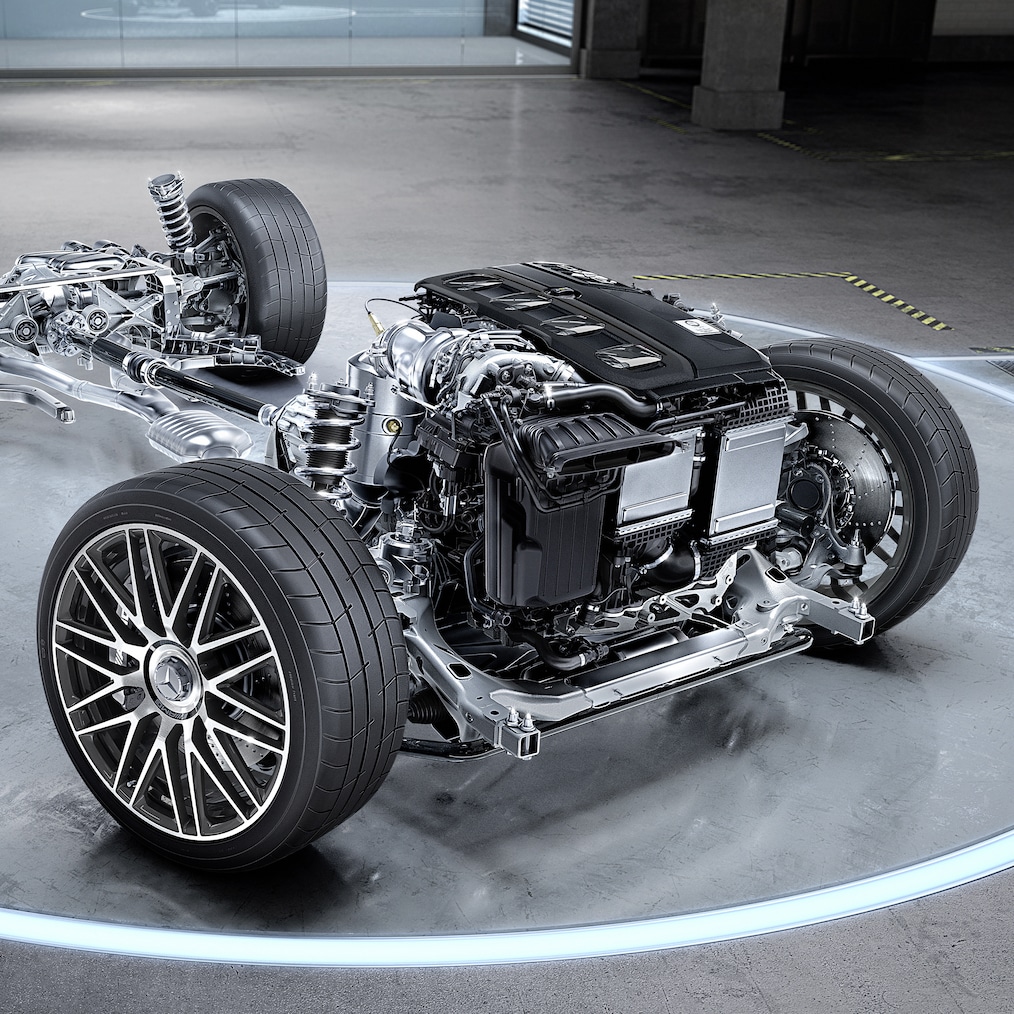 Driving shot of the Mercedes-AMG GT 43 Coupé.