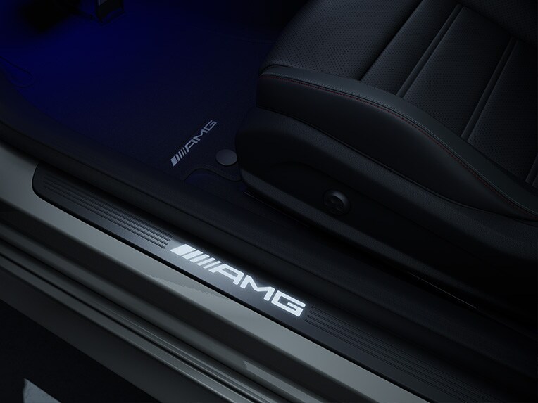 Interior of the Mercedes-AMG E 53 4MATIC+ Cabriolet.