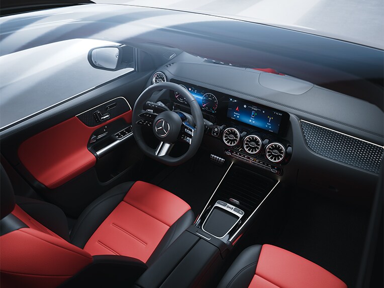 The new Mercedes-Benz GLA with service leasing.