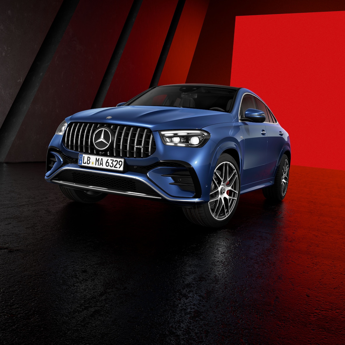 Frontal side view of the GLE Coupé from Mercedes-AMG.