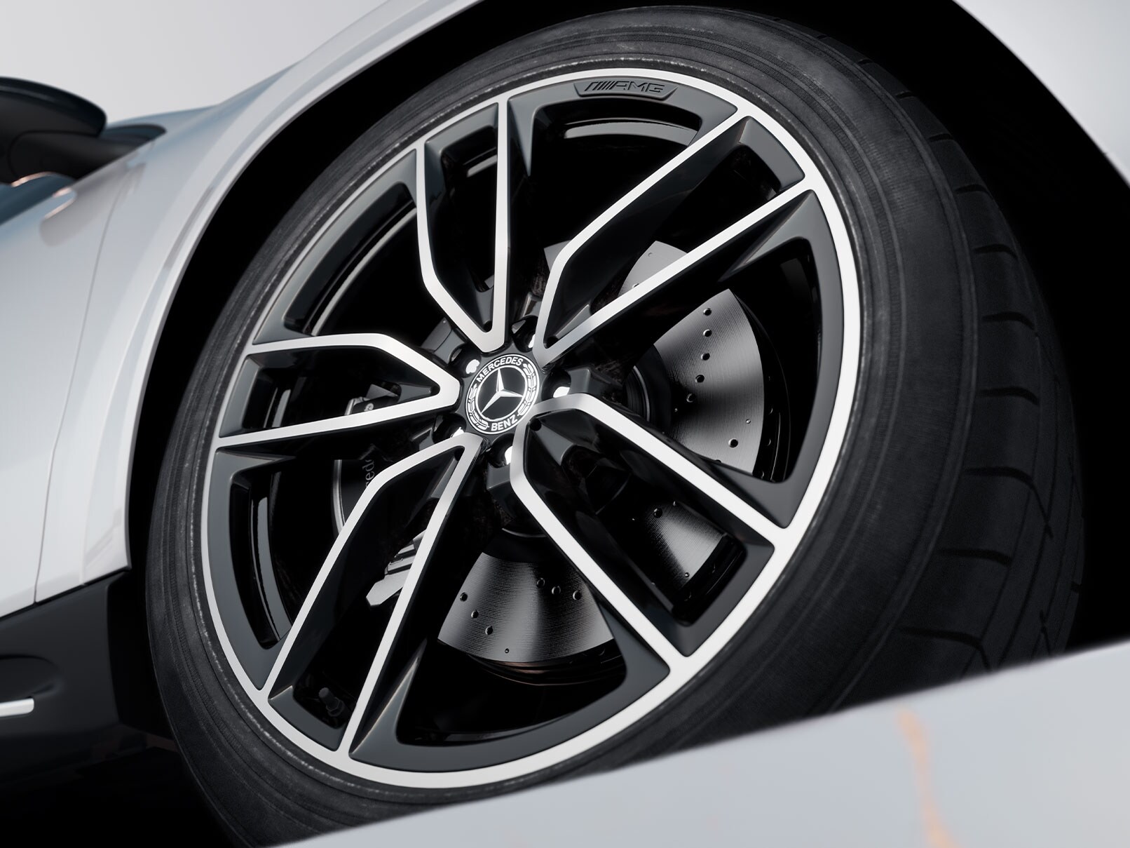 Mâm xe hợp kim nhẹ của xe GLS mới từ Mercedes-Benz.