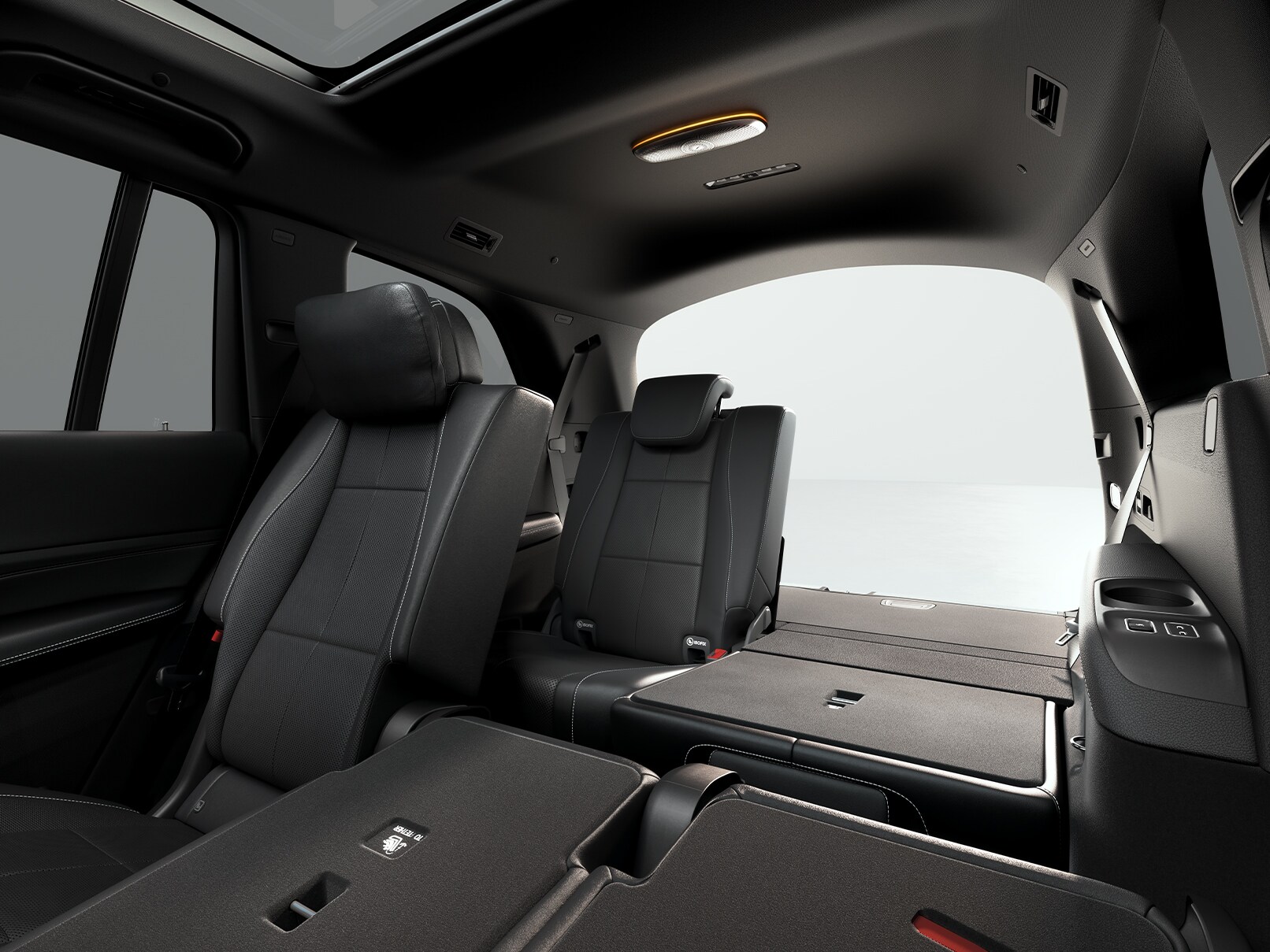 Nội thất rộng rãi của xe GLS mới từ Mercedes-Benz.