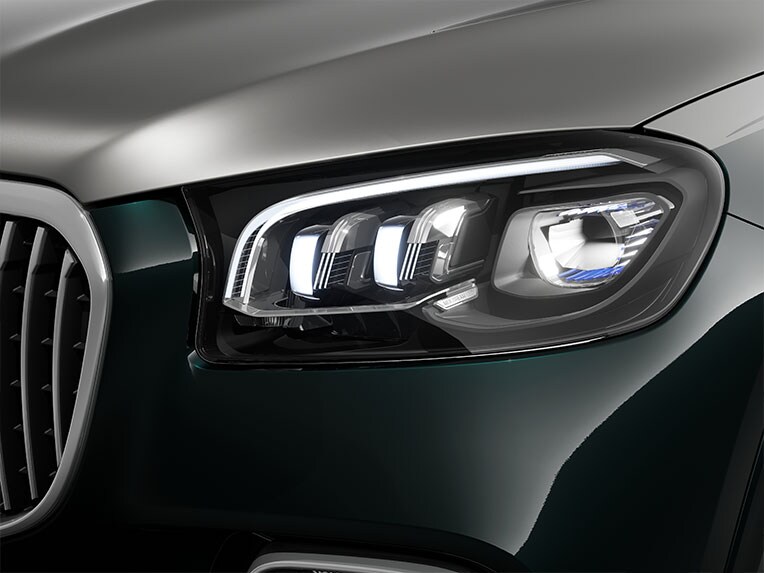 MULTIBEAM LED headlamps of the Mercedes-Maybach GLS.