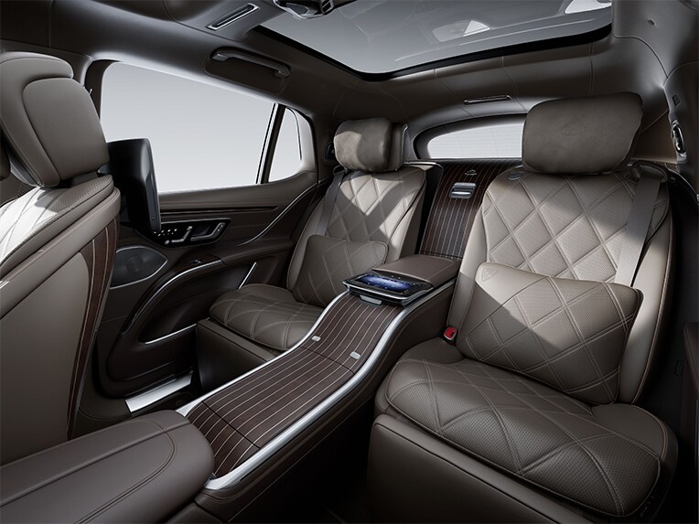 MANUFAKTUR Leather Package in the interior of the luxury Mercedes-Maybach EQS SUV.