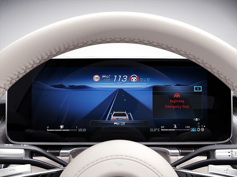The 3D driver display in the Mercedes-Maybach S-Class