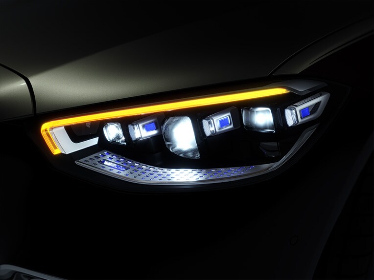 A Mercedes-Maybach S-Class DIGITAL LIGHT projector.