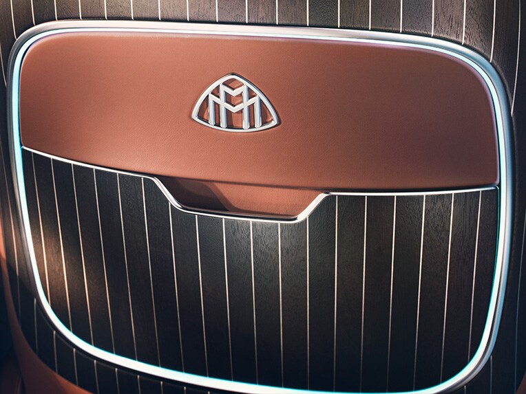 The MANUFAKTUR backrest trim of the Mercedes-Maybach S-Class.