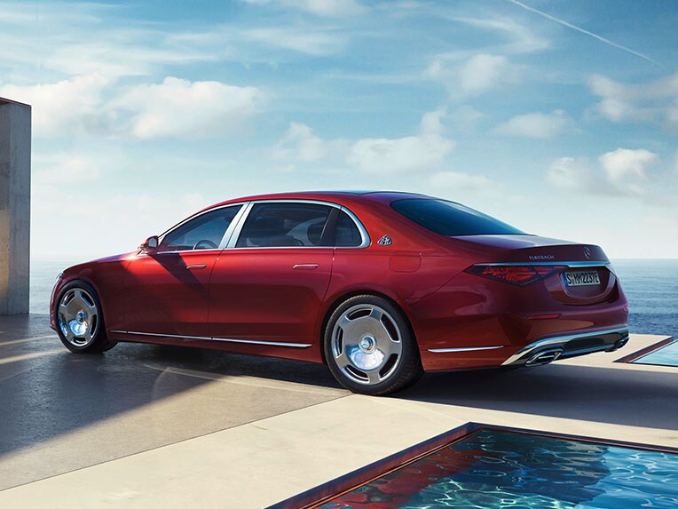 The image shows a side front view of the Mercedes Maybach S-Class plug-in hybrid.