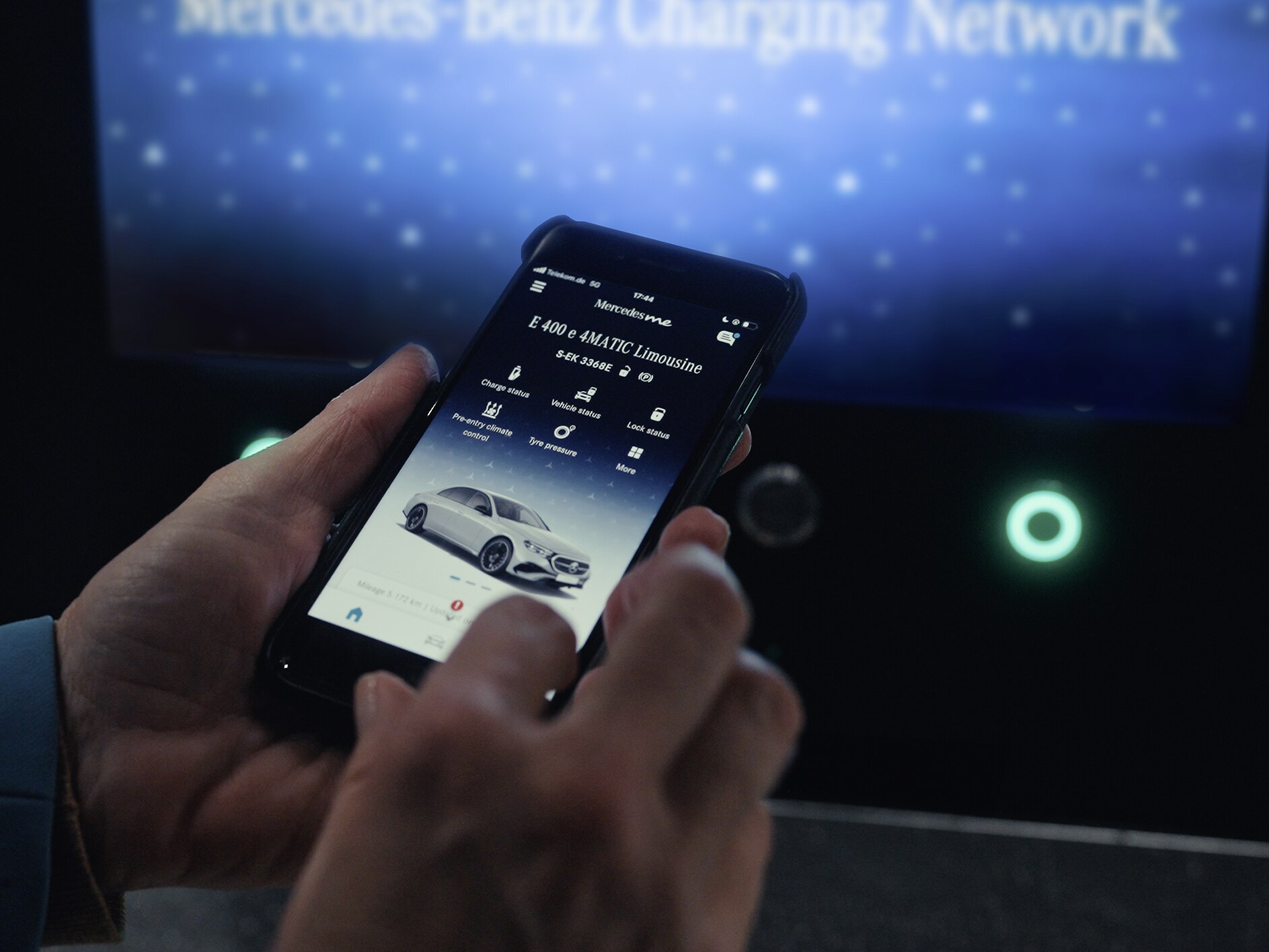 The charging options for the plug-in hybrid cars from Mercedes-Benz.