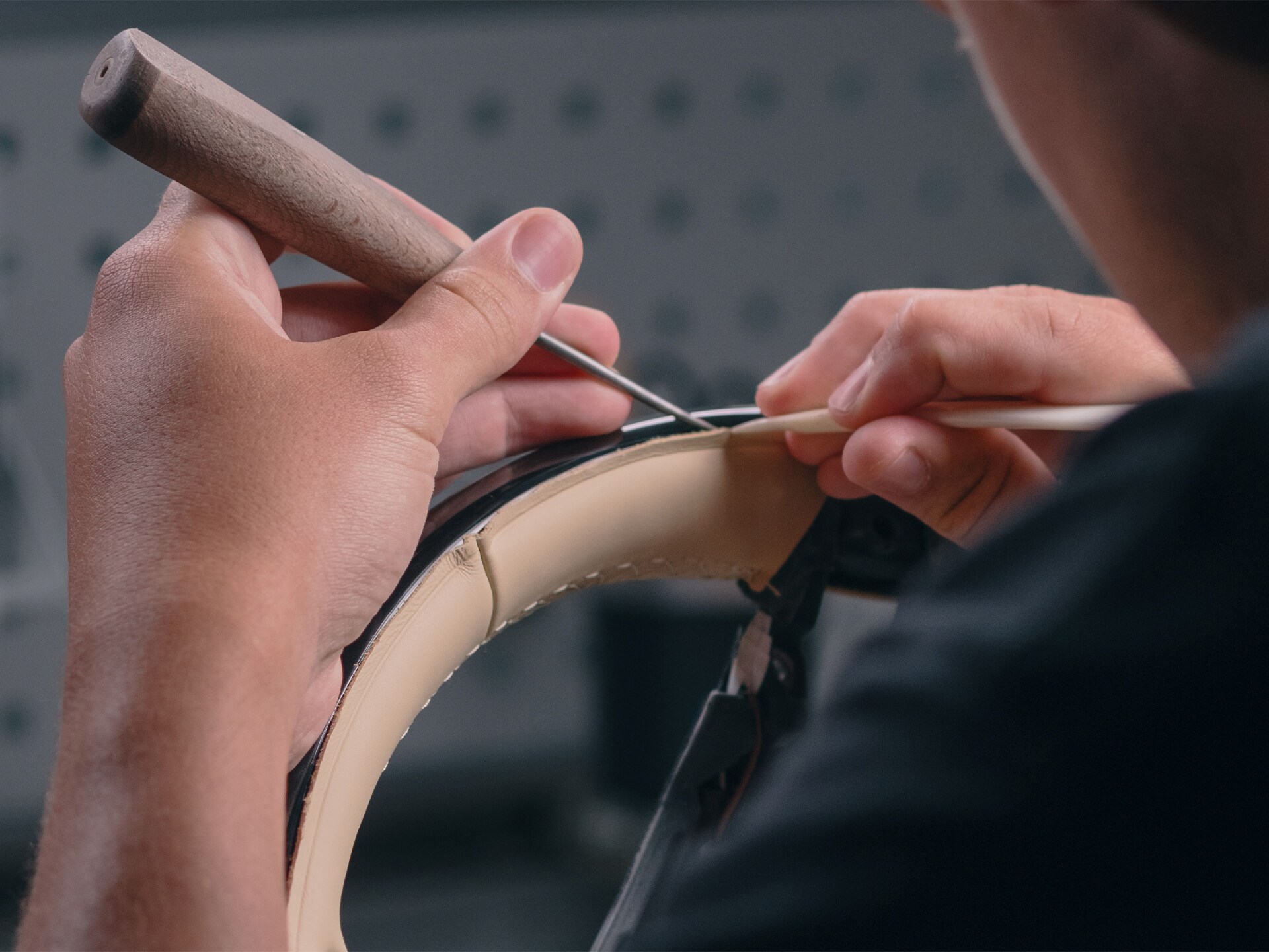 MANUFAKTUR craftmanship on a Mercedes-Benz steering wheel.