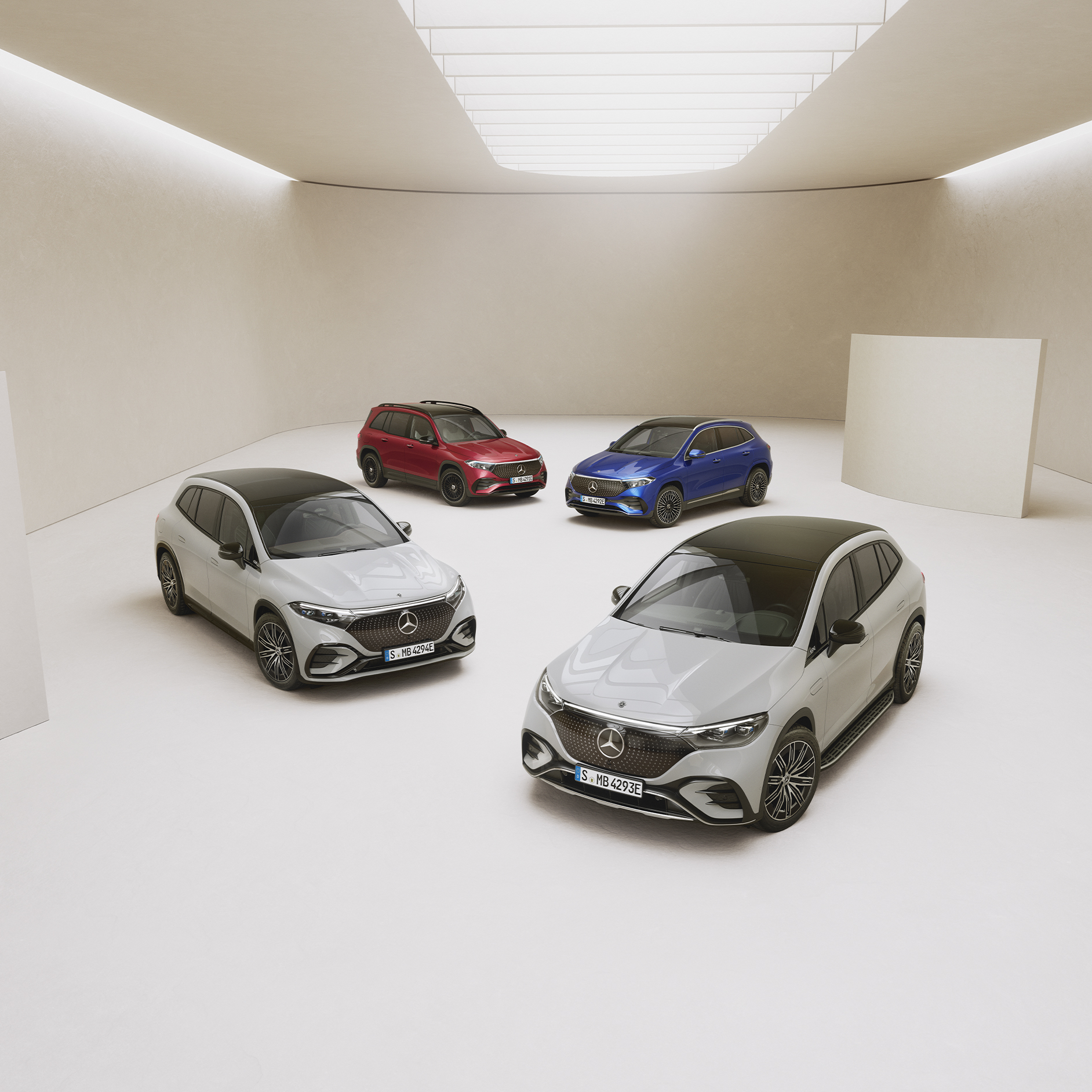 A group of Mercedes-Benz models. A group of Mercedes-Benz models.