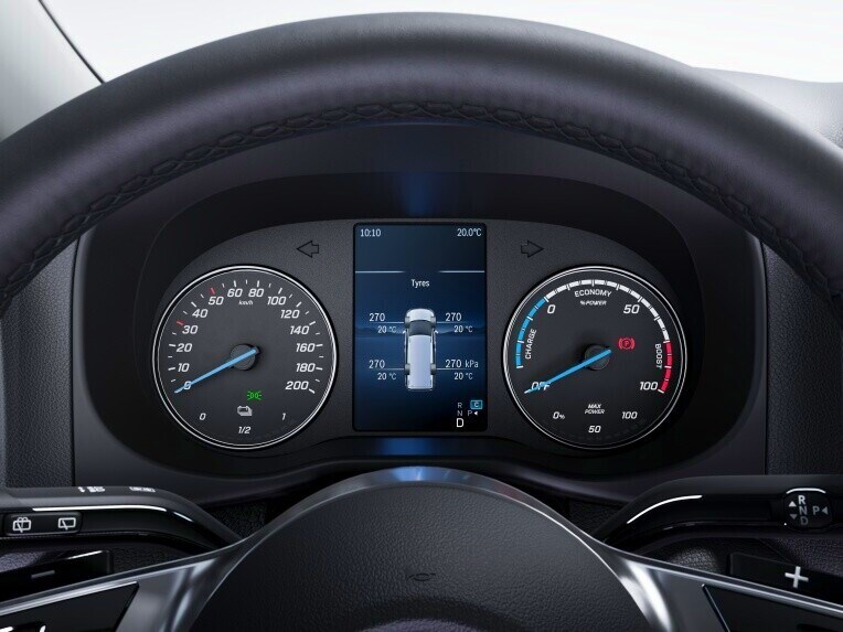 The tyre pressure monitoring system checks the air pressure in all 4 wheels from 20 km/h.
