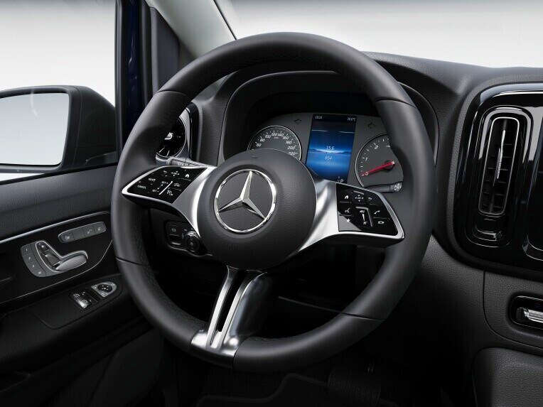 The 9G-TRONIC automatic transmission has nine gears which keep the engine speed as low as possible in every driving situation.