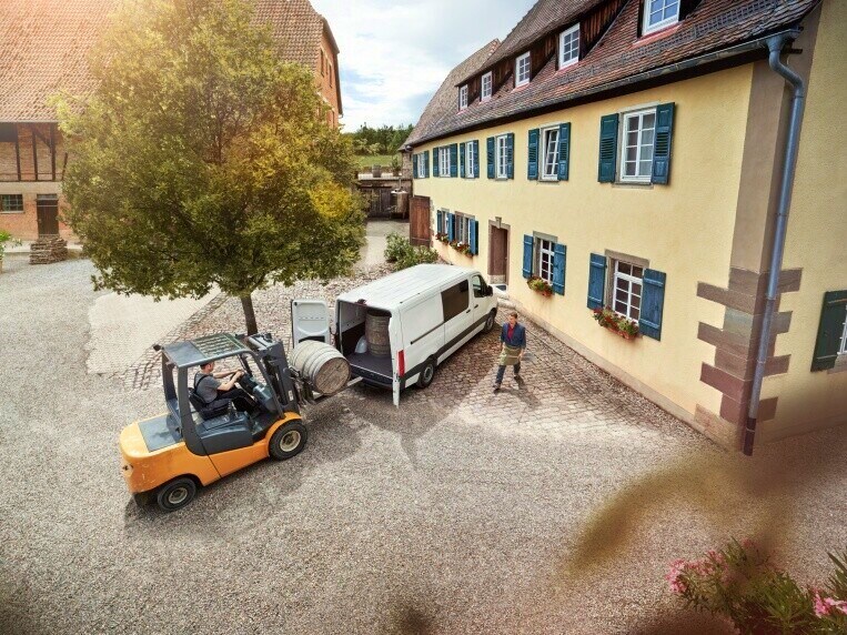 With Mercedes-Benz Service, you have a partner at your side who knows your van inside out.