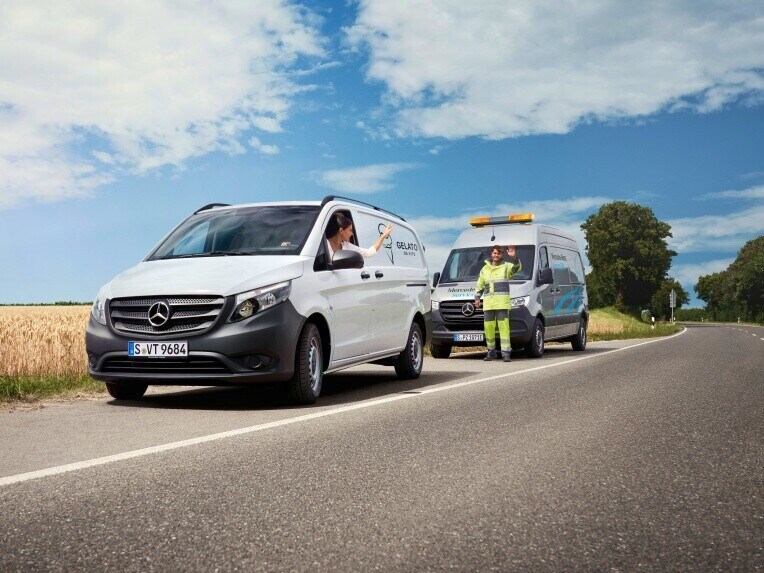 If your vehicle should ever suffer a breakdown, the professional Mercedes-Benz Service24h will help you reach your destination.